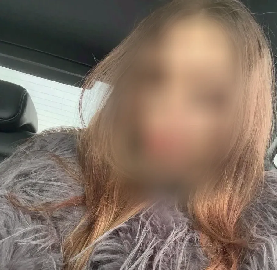 Caroline, 19
