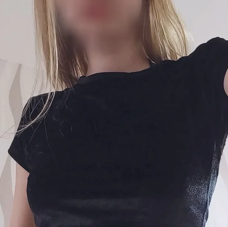 Elisabeth, 25