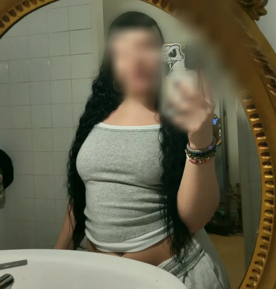 Ella, 29