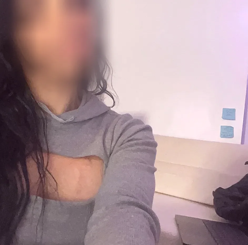 Nora, 20